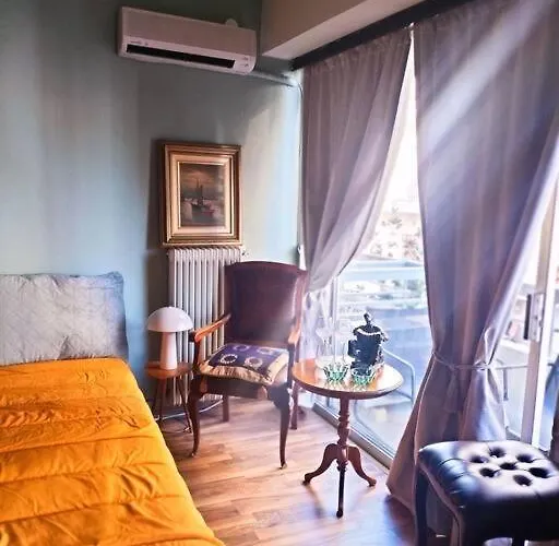 Sophisticated Pyrgos Near Olympia Appartement