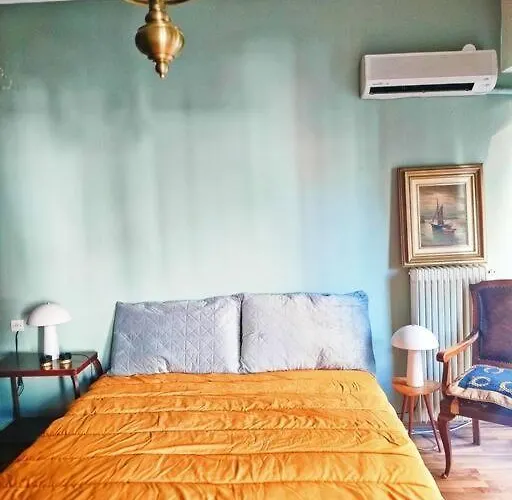 Sophisticated Pyrgos Near Olympia Appartement *