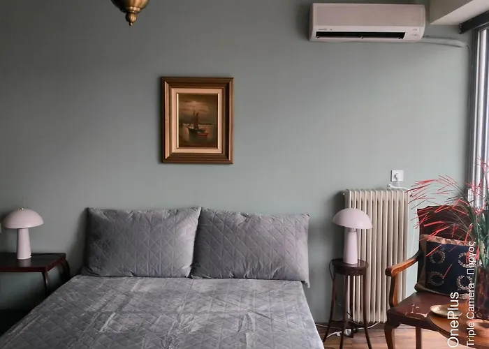 Sophisticated Pyrgos Near Olympia Appartement